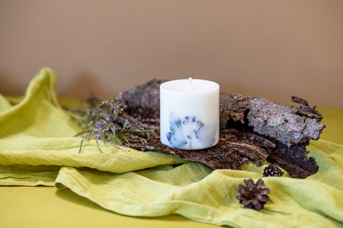 Sojas vaska svece ar Meža aromātu - XL - balta