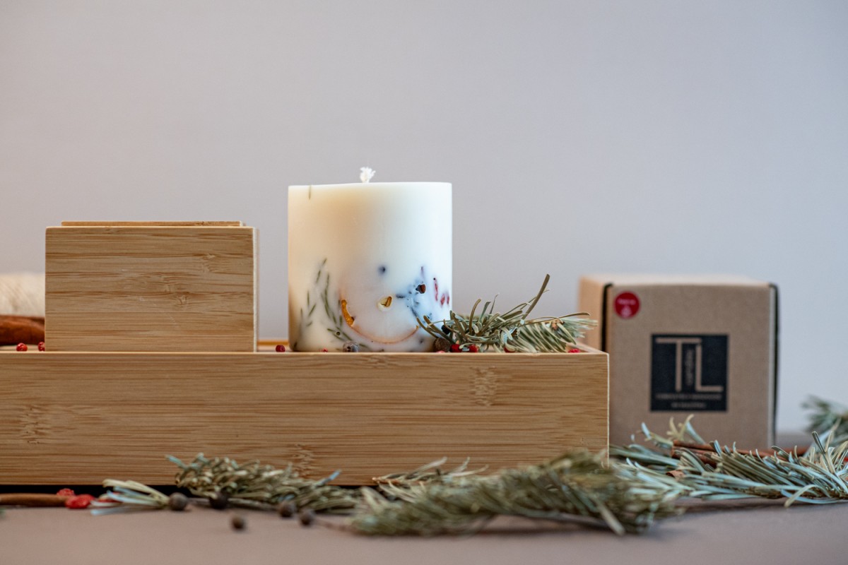 TL Candles Cinnamon scent Festive candles Eco-friendly candles
Sustainable home goods Candle gift set
Decorative candles